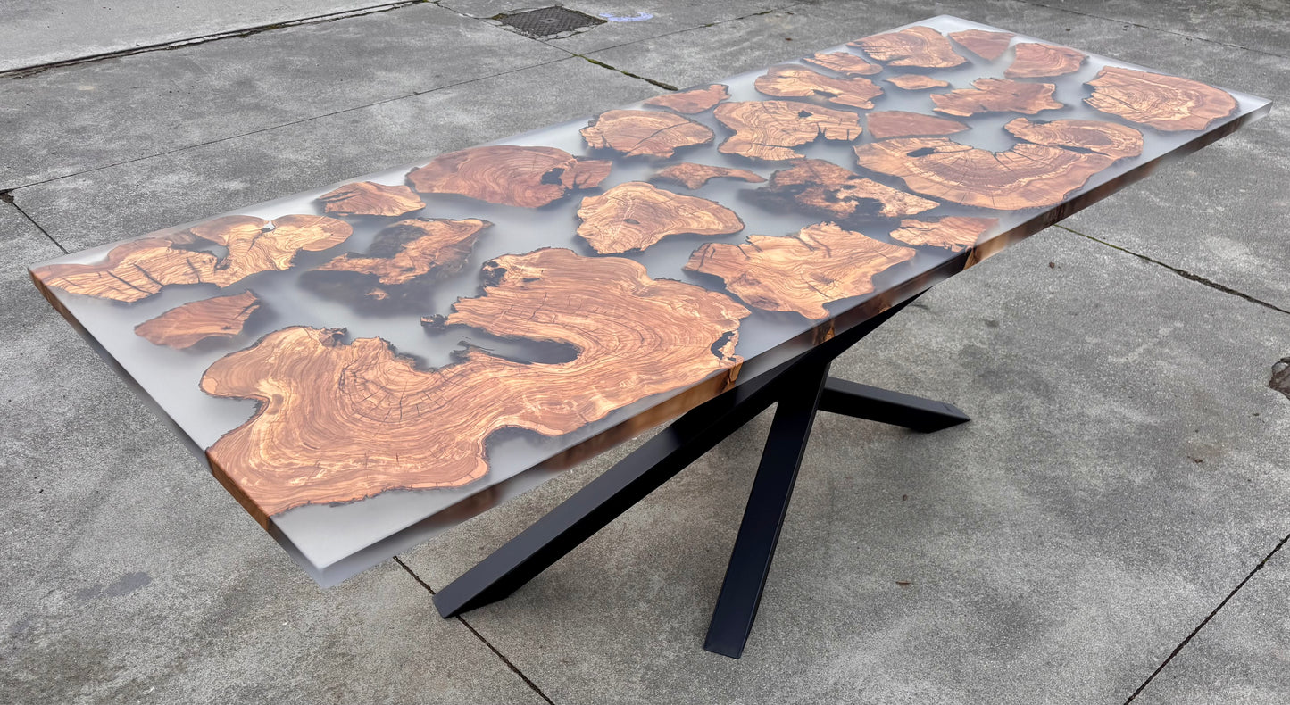 Fragma Satin - Tavolo da pranzo in legno e resina epossidica