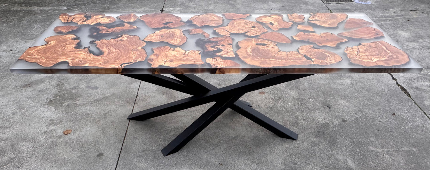 Fragma Satin - Tavolo da pranzo in legno e resina epossidica