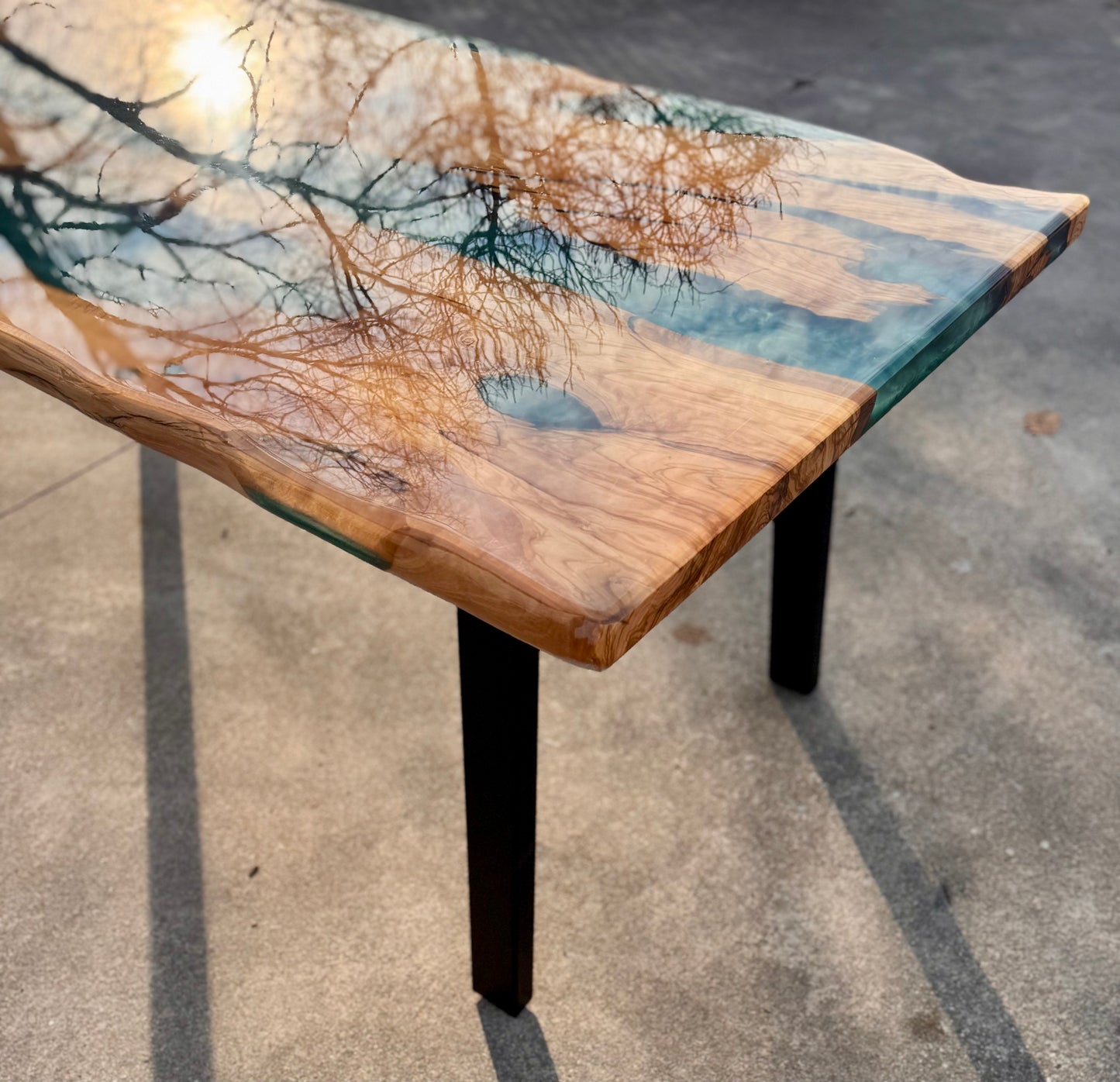 Verdan - Tavolo da pranzo in legno e resina epossidica