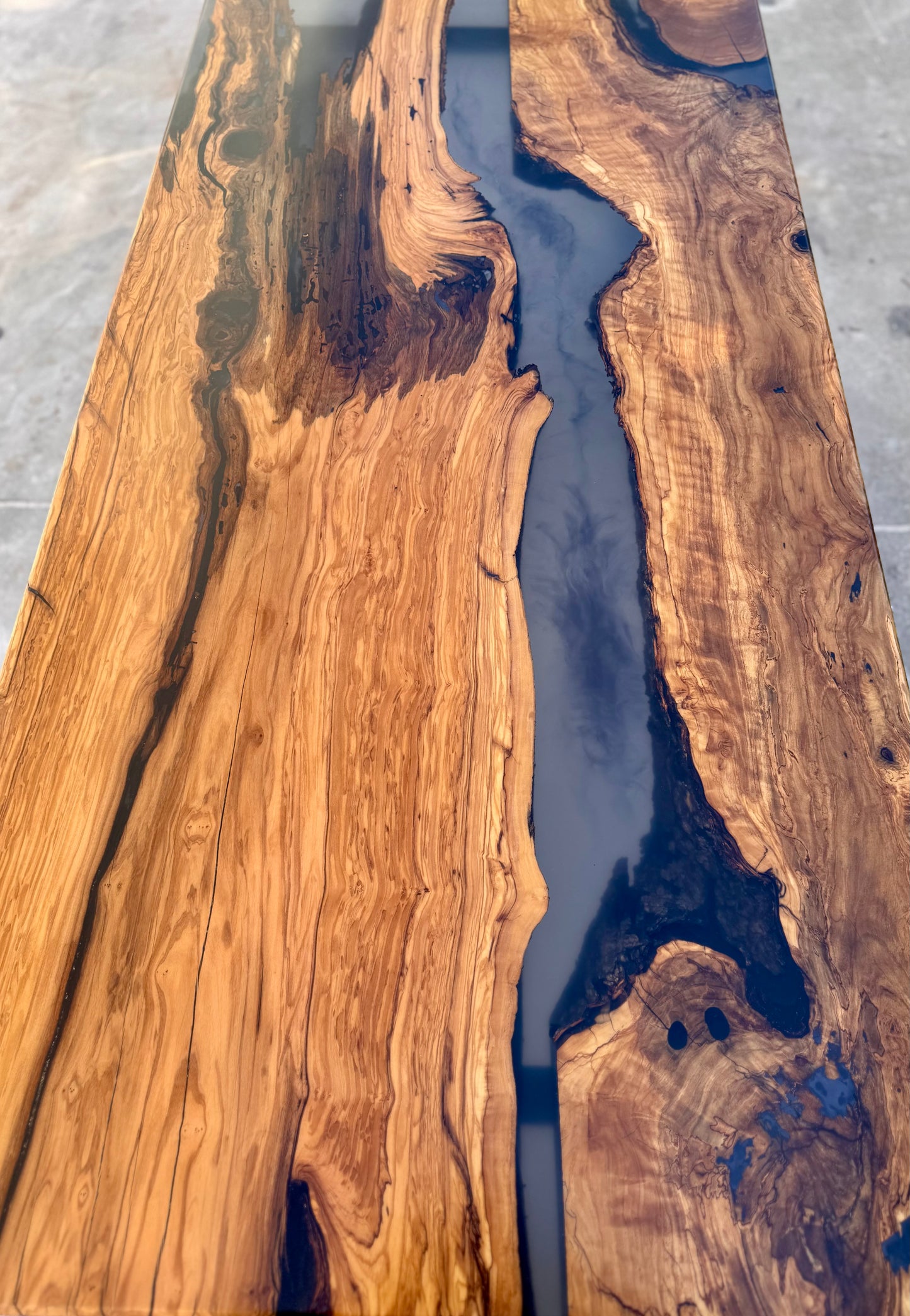 Volluto - Tavolo da pranzo in legno e resina