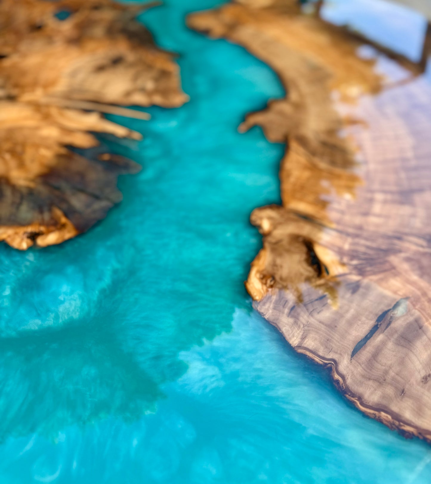 Braies - Tavolo da pranzo rotondo in legno e resina