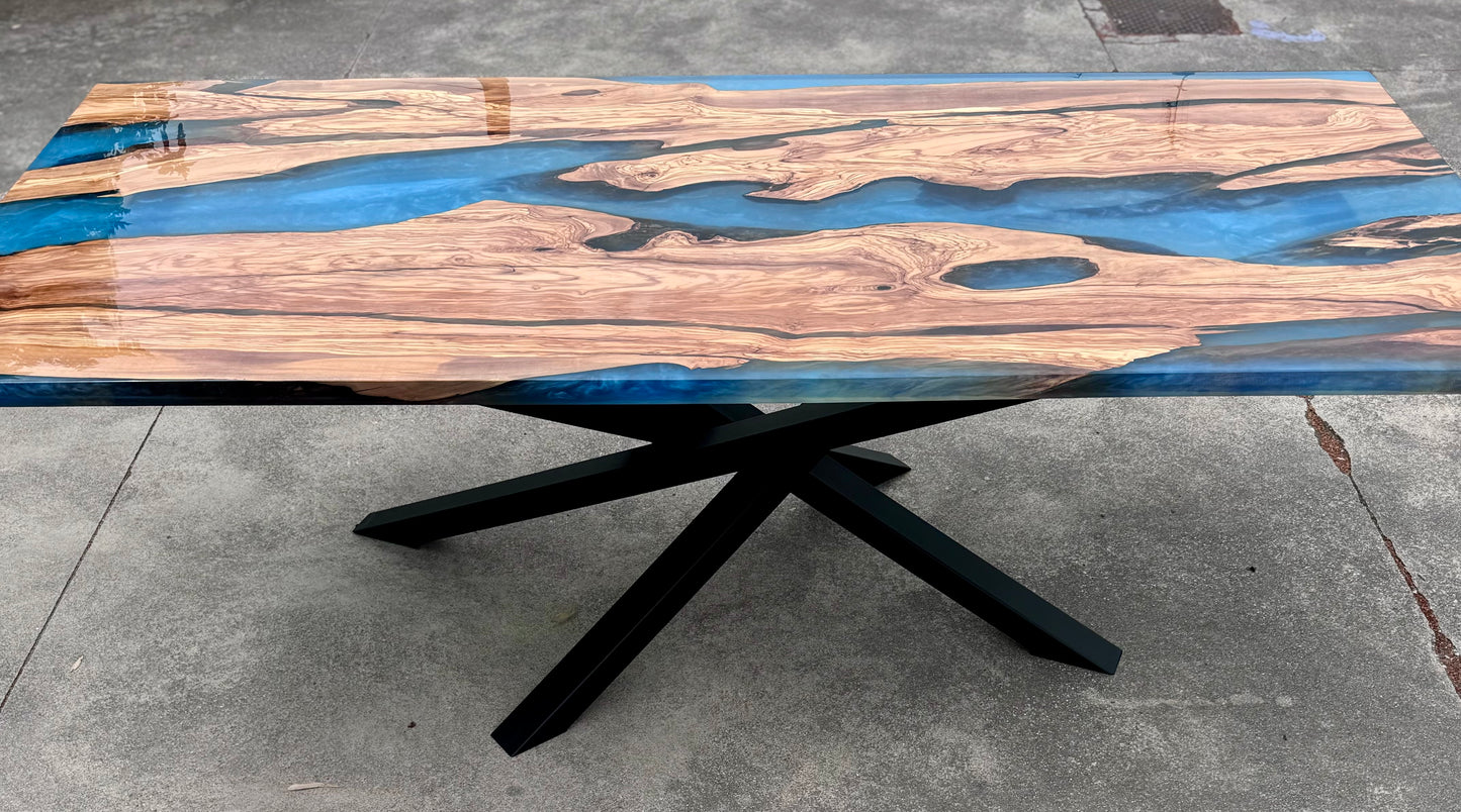 Maddalena - Tavolo in legno e resina