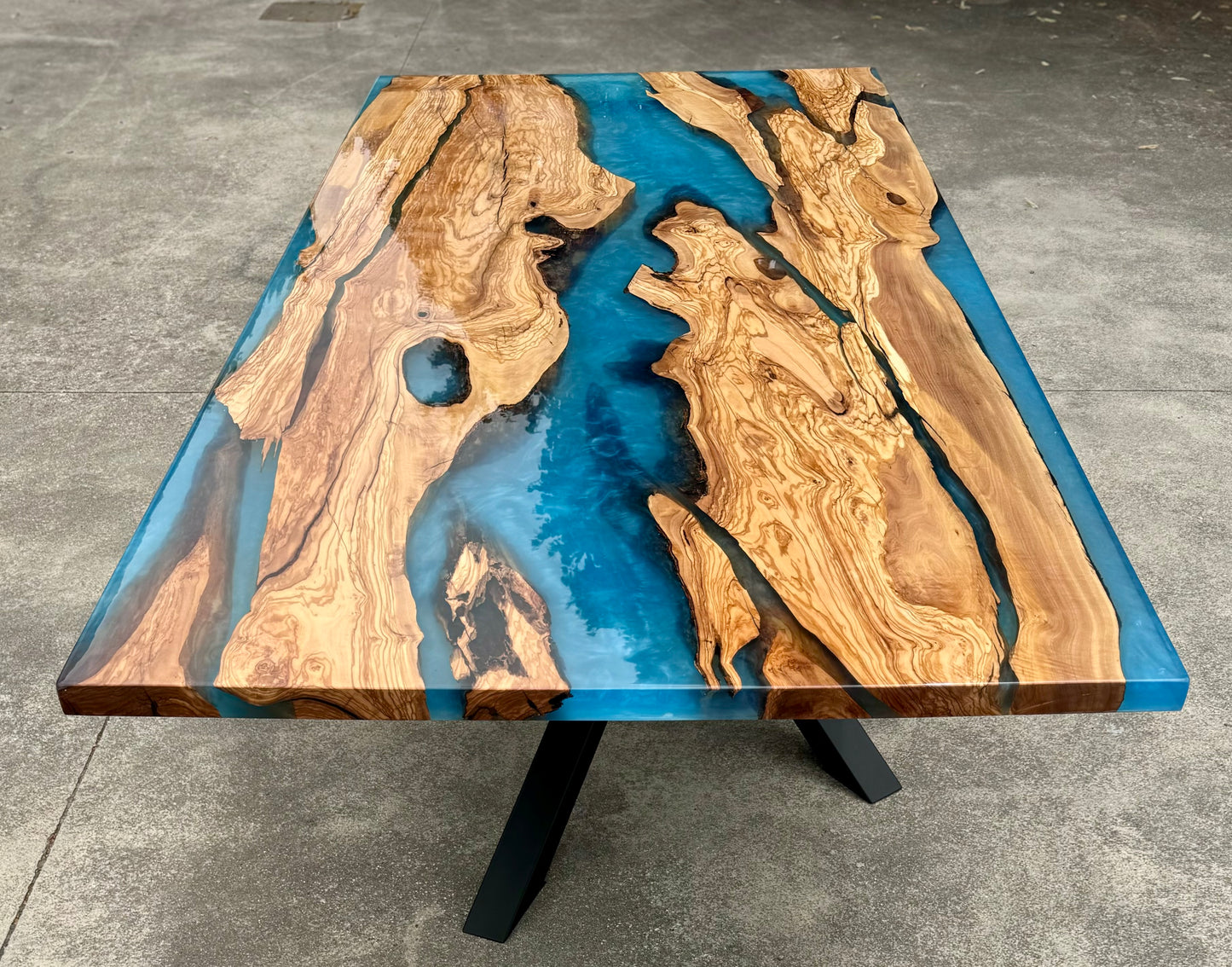 Maddalena - Tavolo in legno e resina