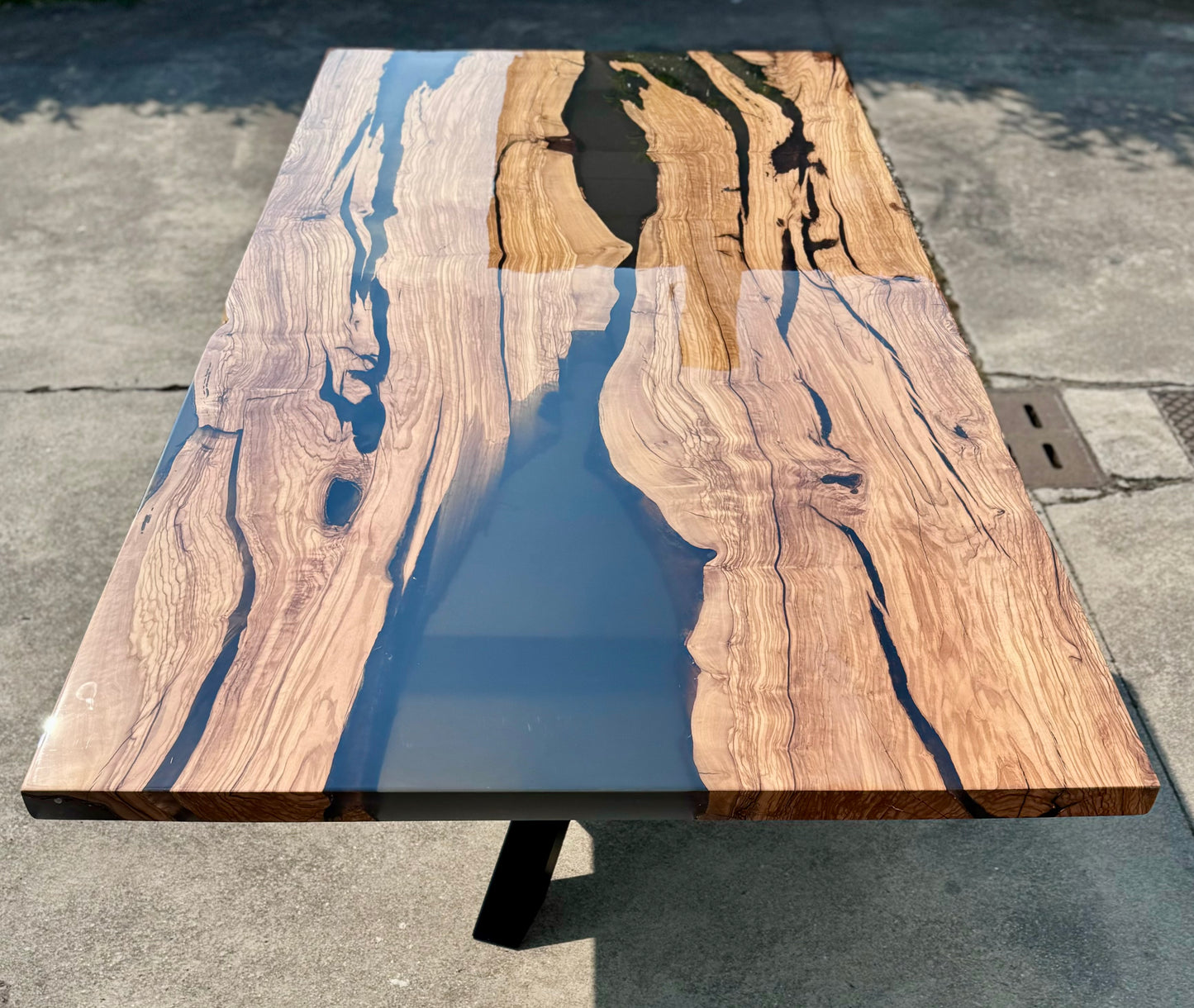 Blake - Tavolo in legno e resina