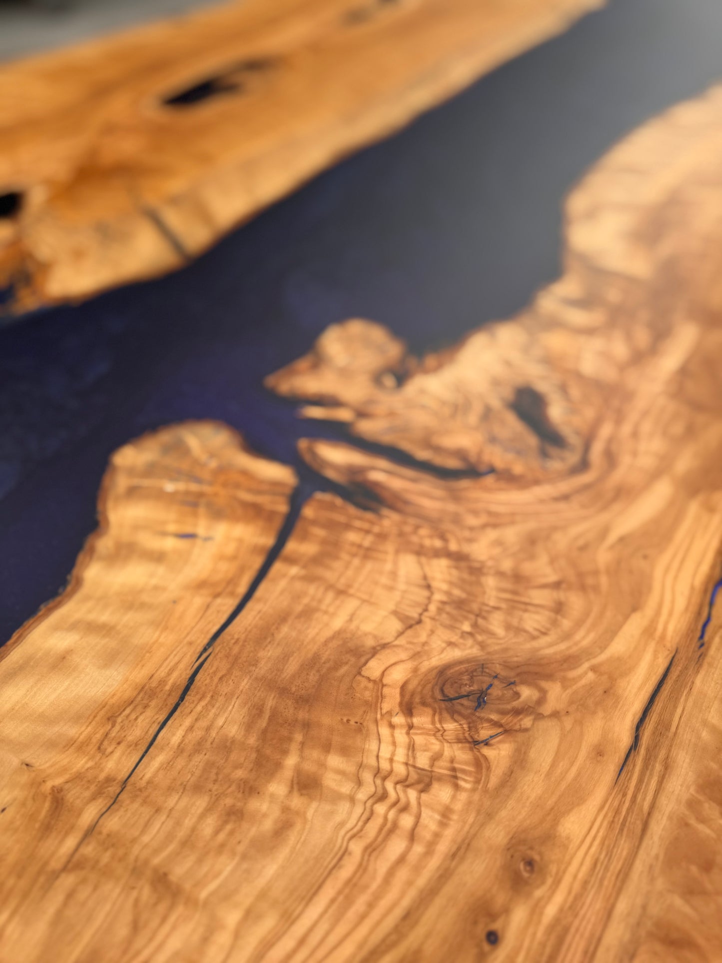 Notte - Tavolo da pranzo in legno e resina