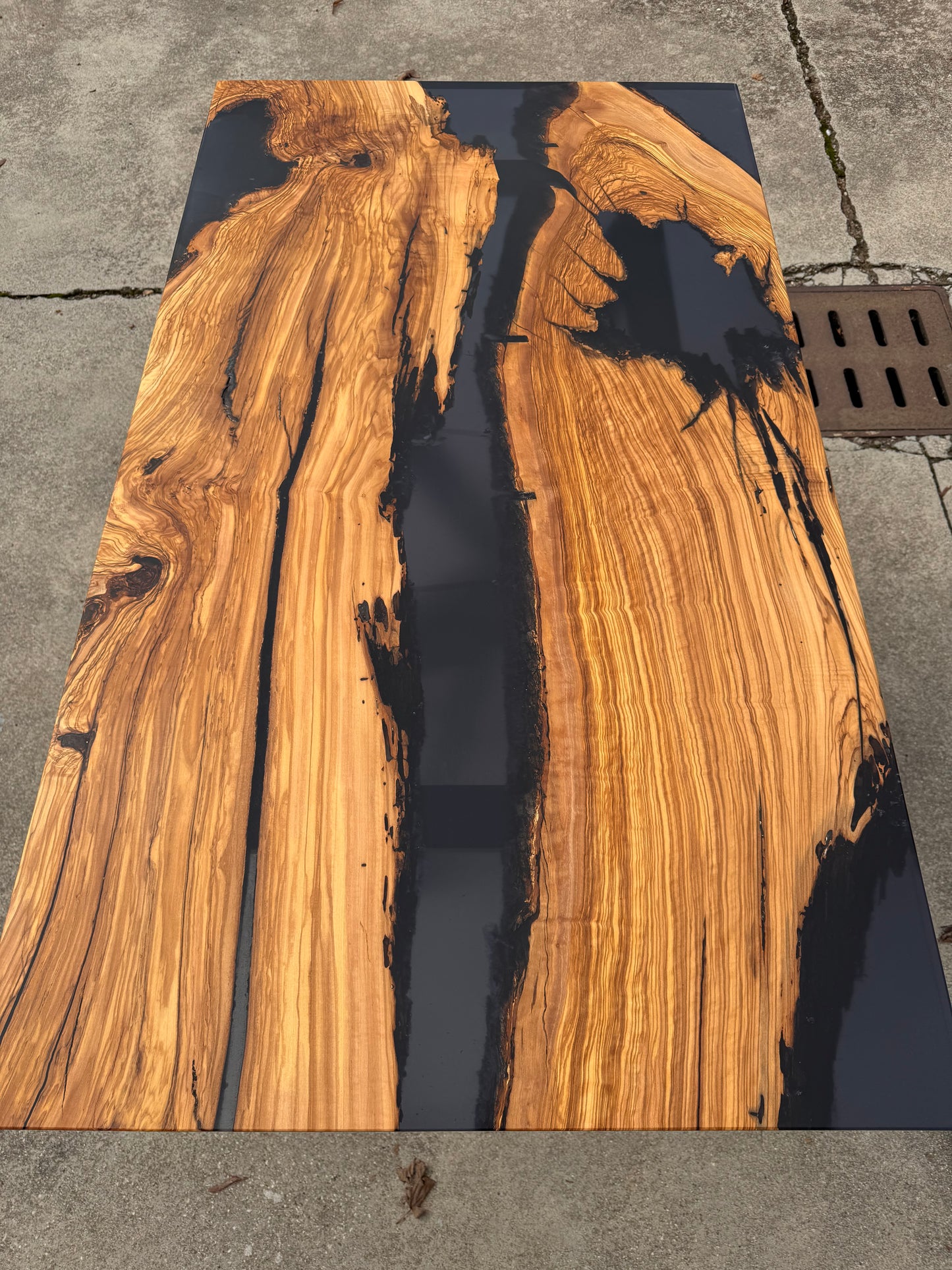 Bruno - Tavolo da pranzo in legno e resina