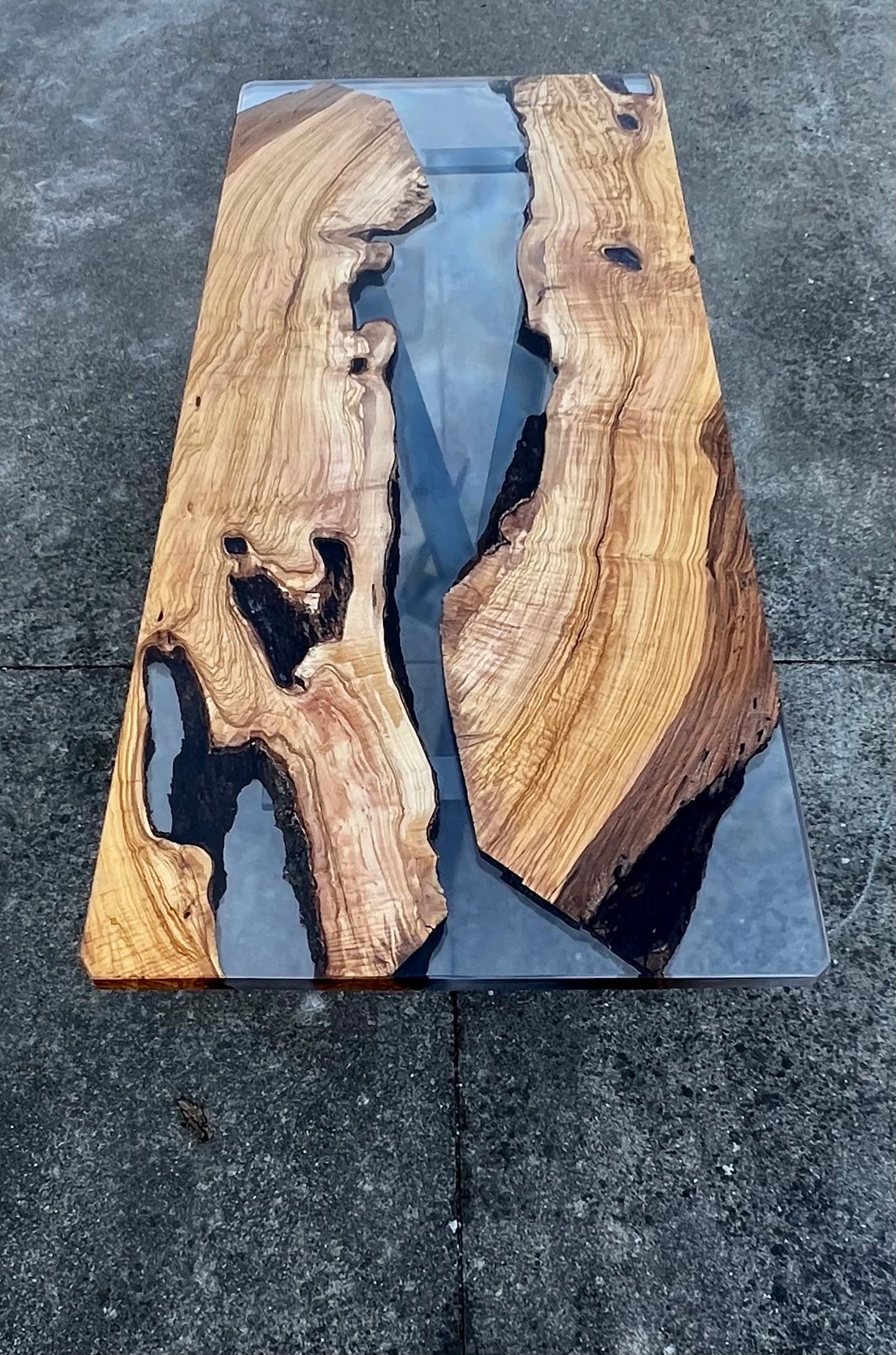 Senna - Tavolo da pranzo in legno e resina