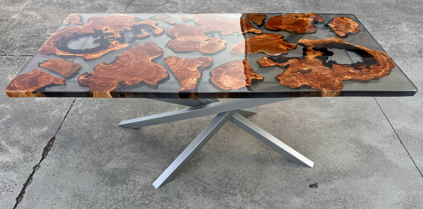 Fragma - Tavolo in legno e resina