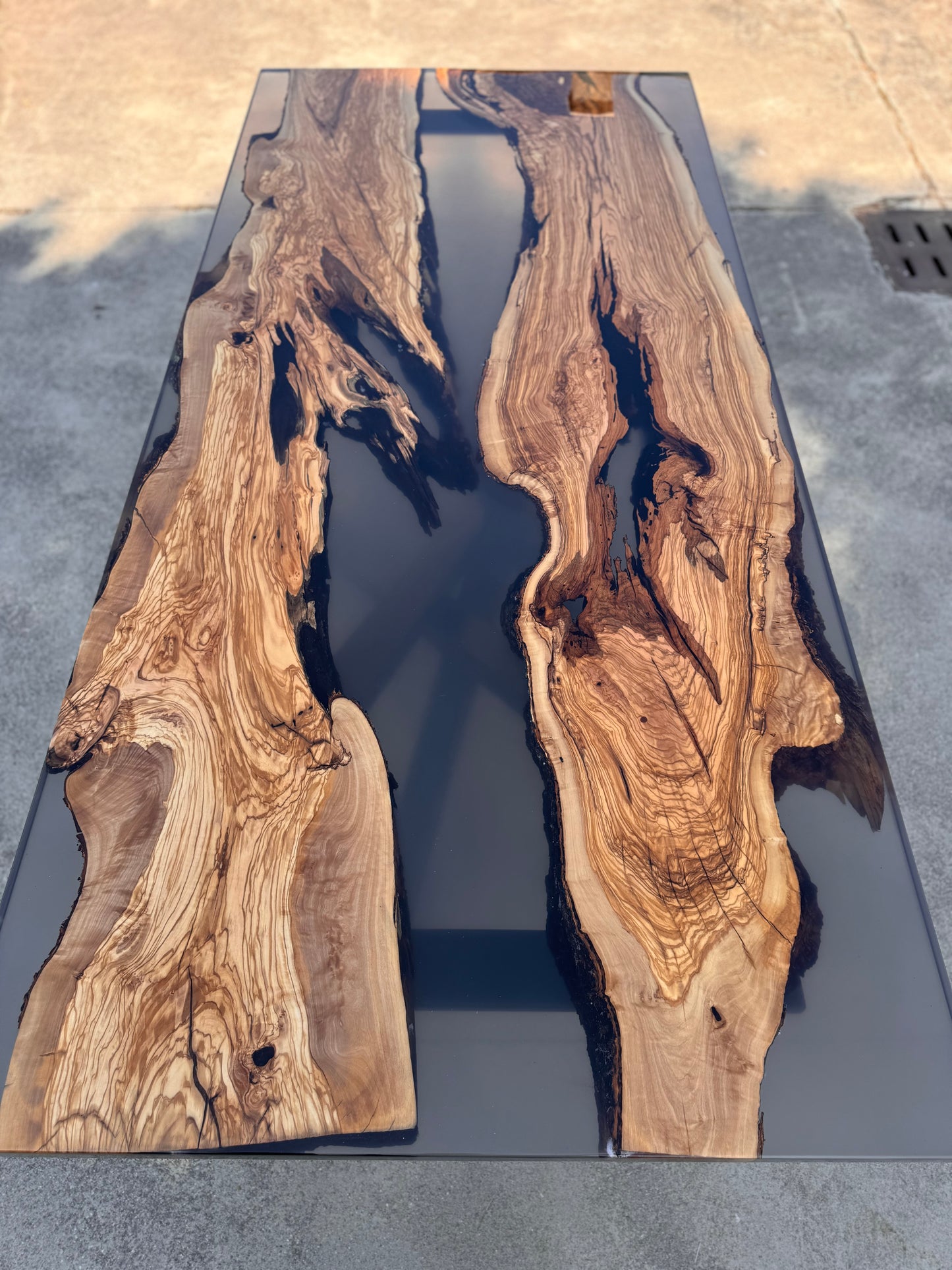 Perla - Tavolo in legno e resina