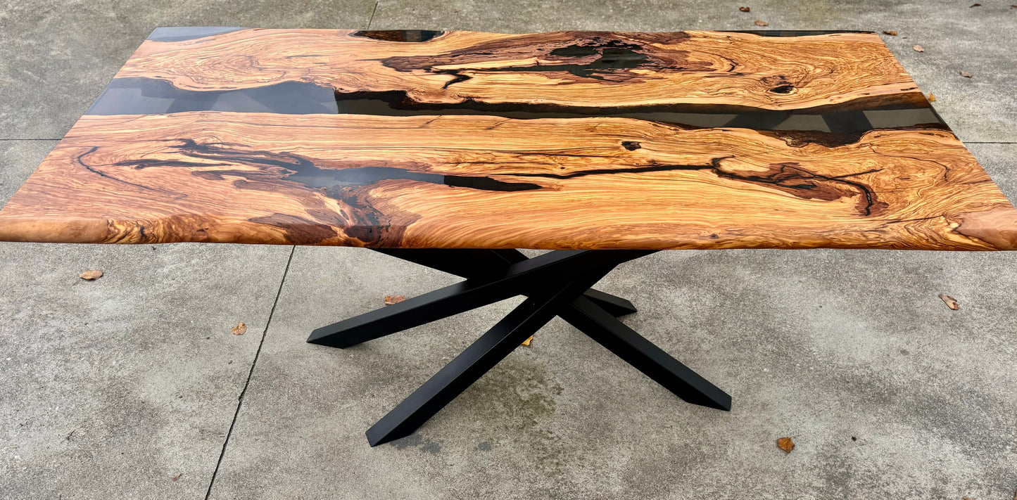 Miele - Tavolo in legno e resina su misura
