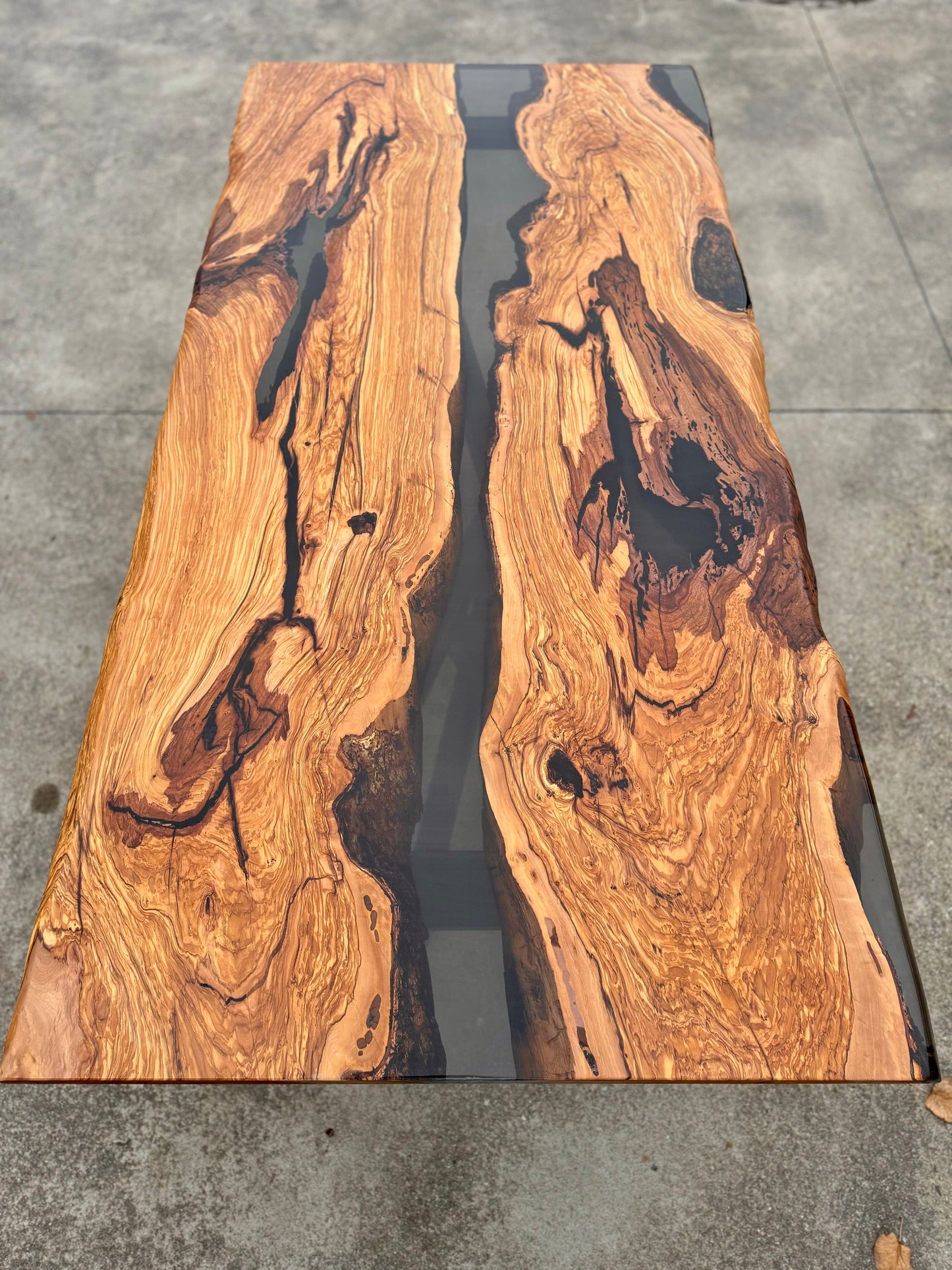 Miele - Tavolo in legno e resina su misura