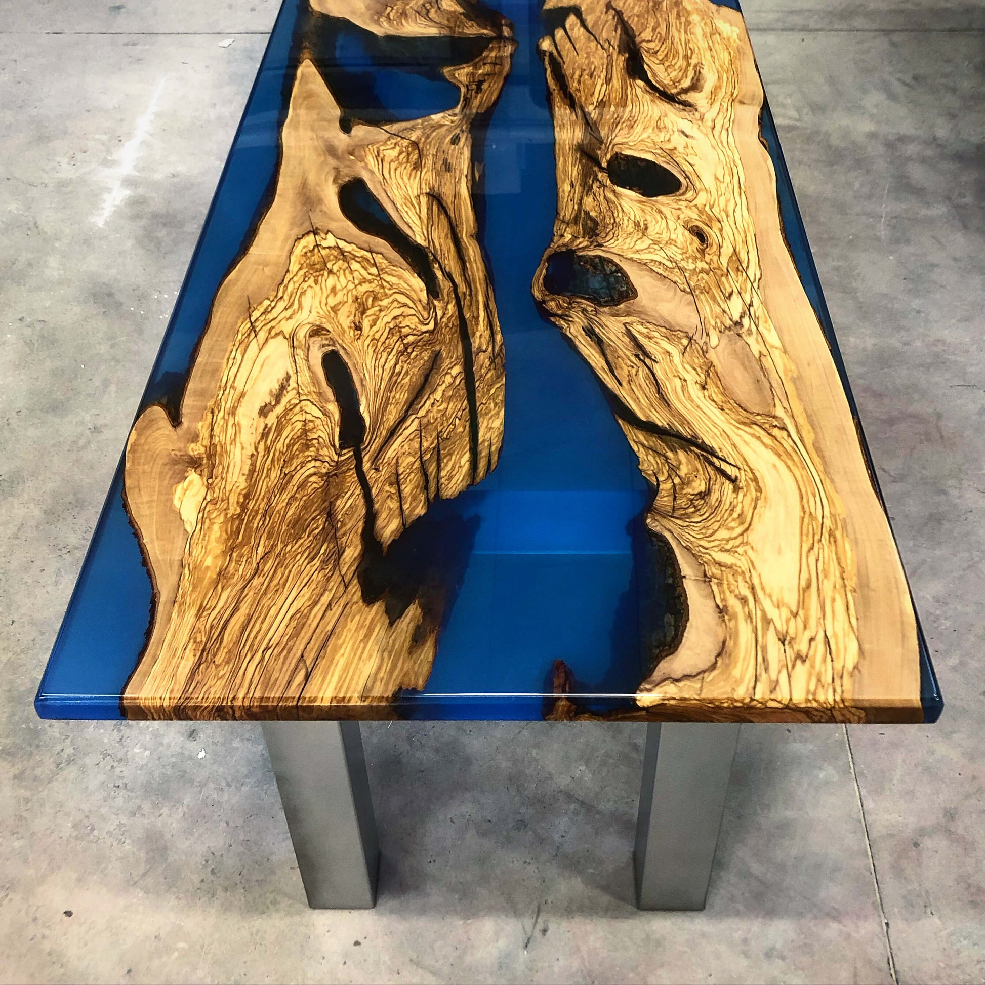 Crystal - Tavolo in legno e resina – Hood