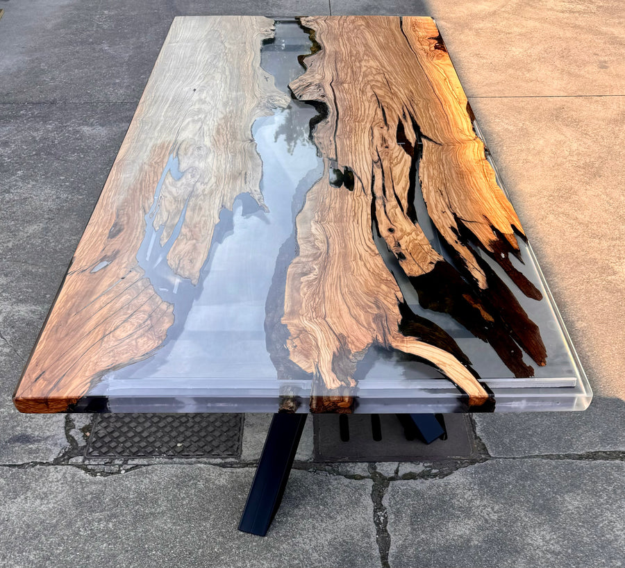 OLEA - Tavolo in legno di ulivo e resina cristallina