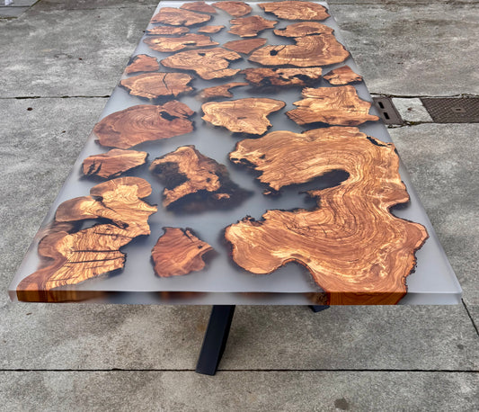 Fragma Satin - Tavolo da pranzo in legno e resina epossidica
