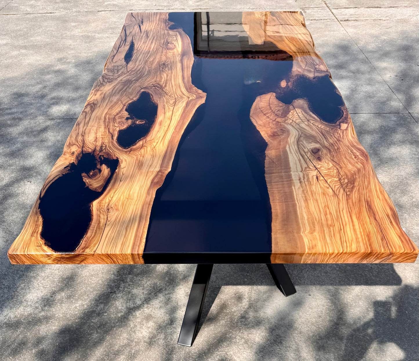 Moro - Tavolo in legno e resina