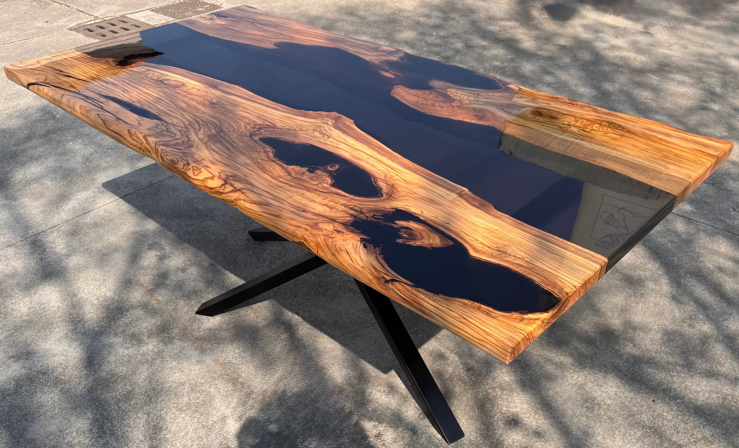 Moro - Tavolo in legno e resina