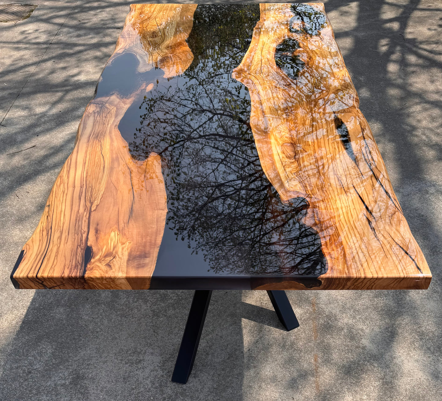 Moro - Tavolo in legno e resina