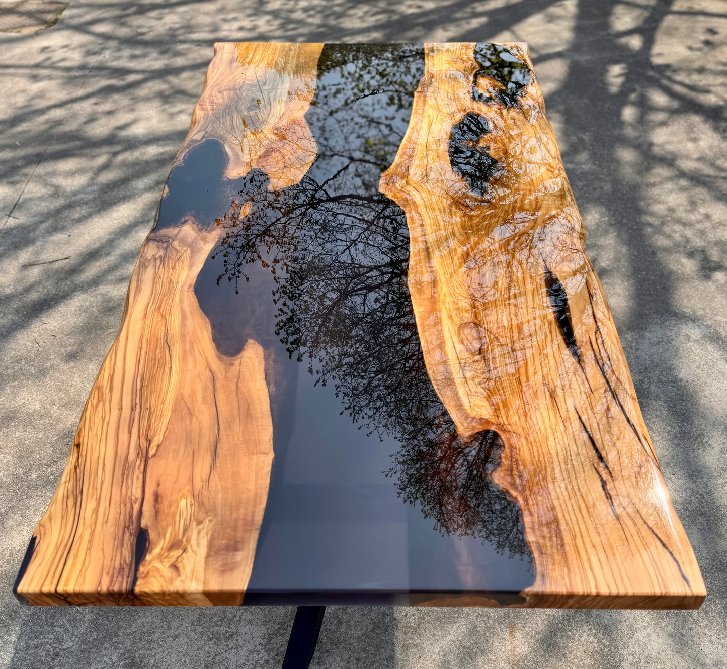 Moro - Tavolo in legno e resina