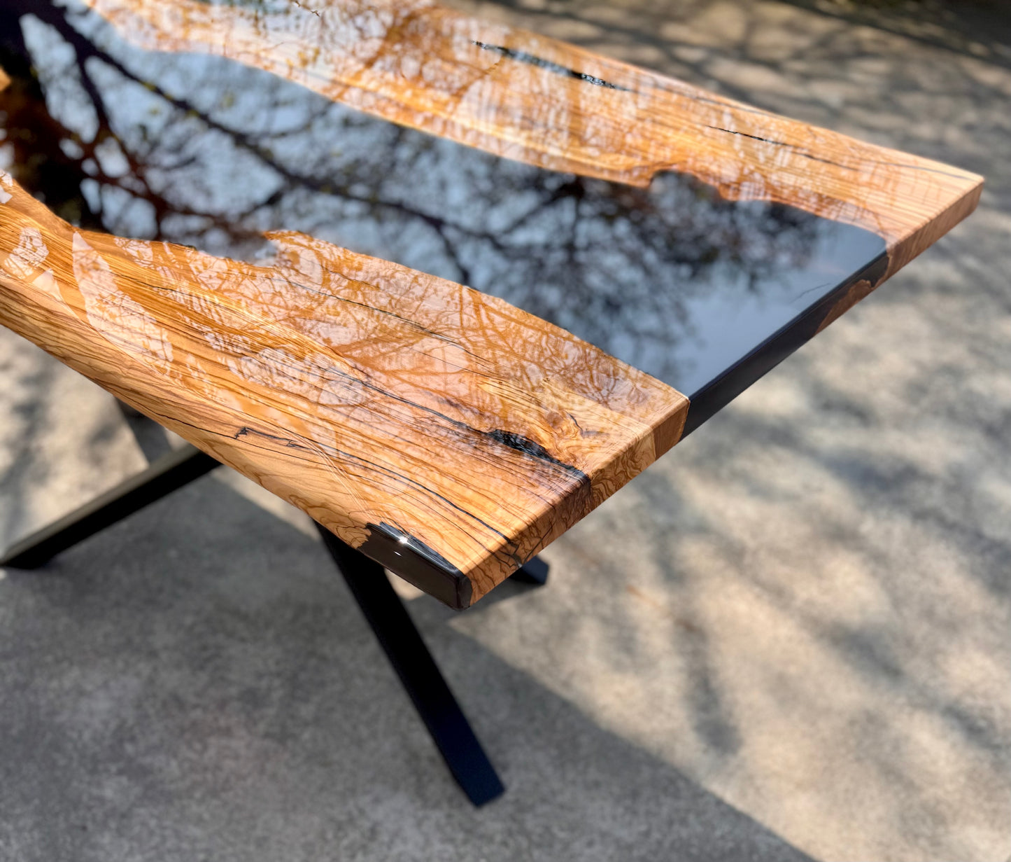 Moro - Tavolo in legno e resina