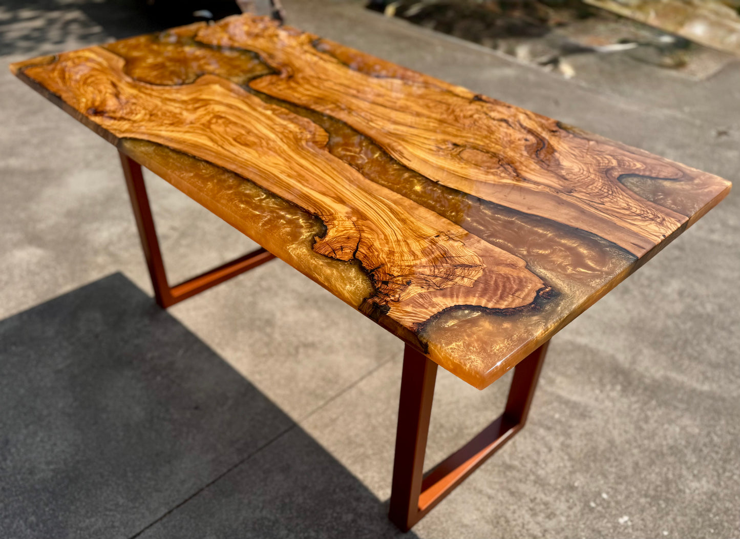 Rame - Tavolo in legno e resina
