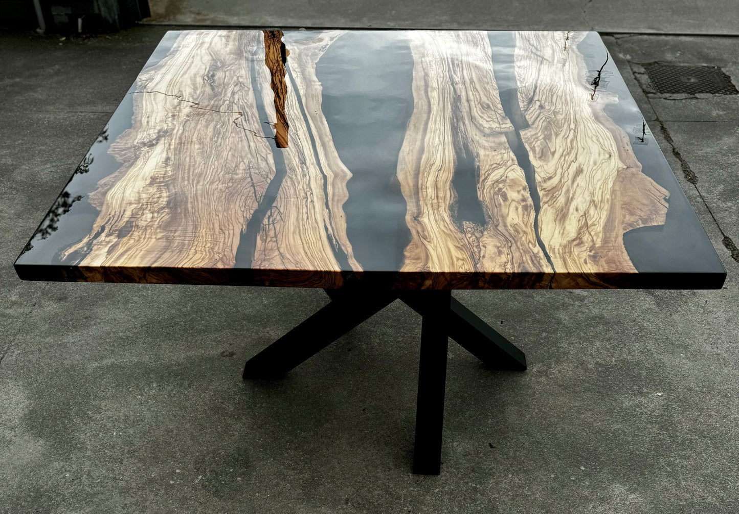 KUADRO - River Table in legno e resina epossidica