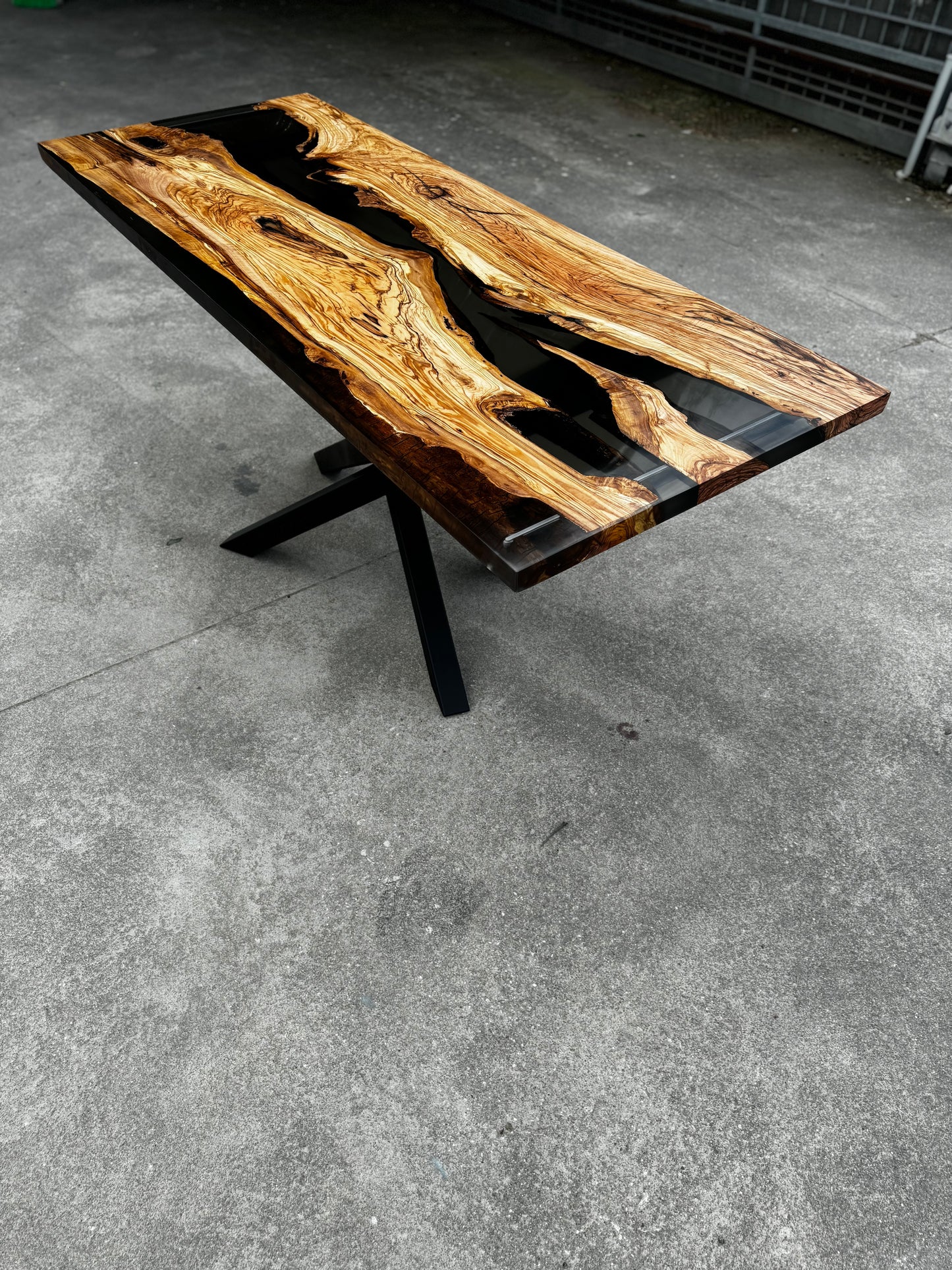 DELTA - River Table in legno e resina