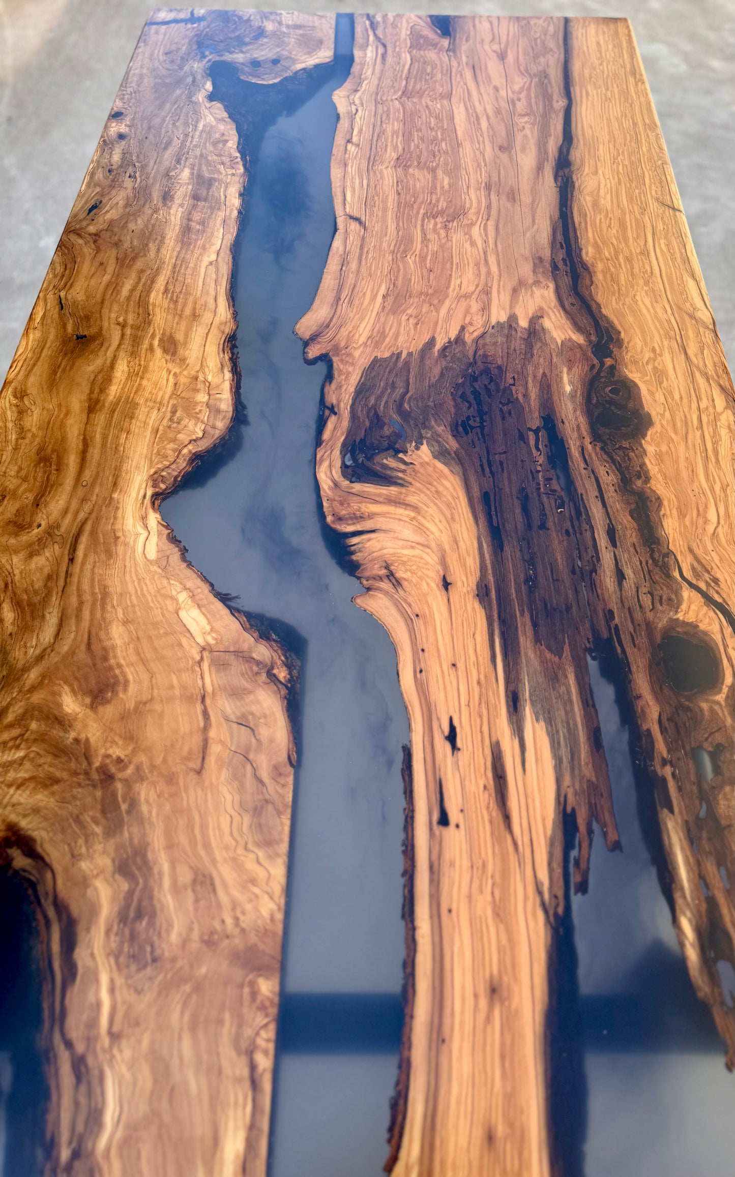 Volluto - Tavolo da pranzo in legno e resina