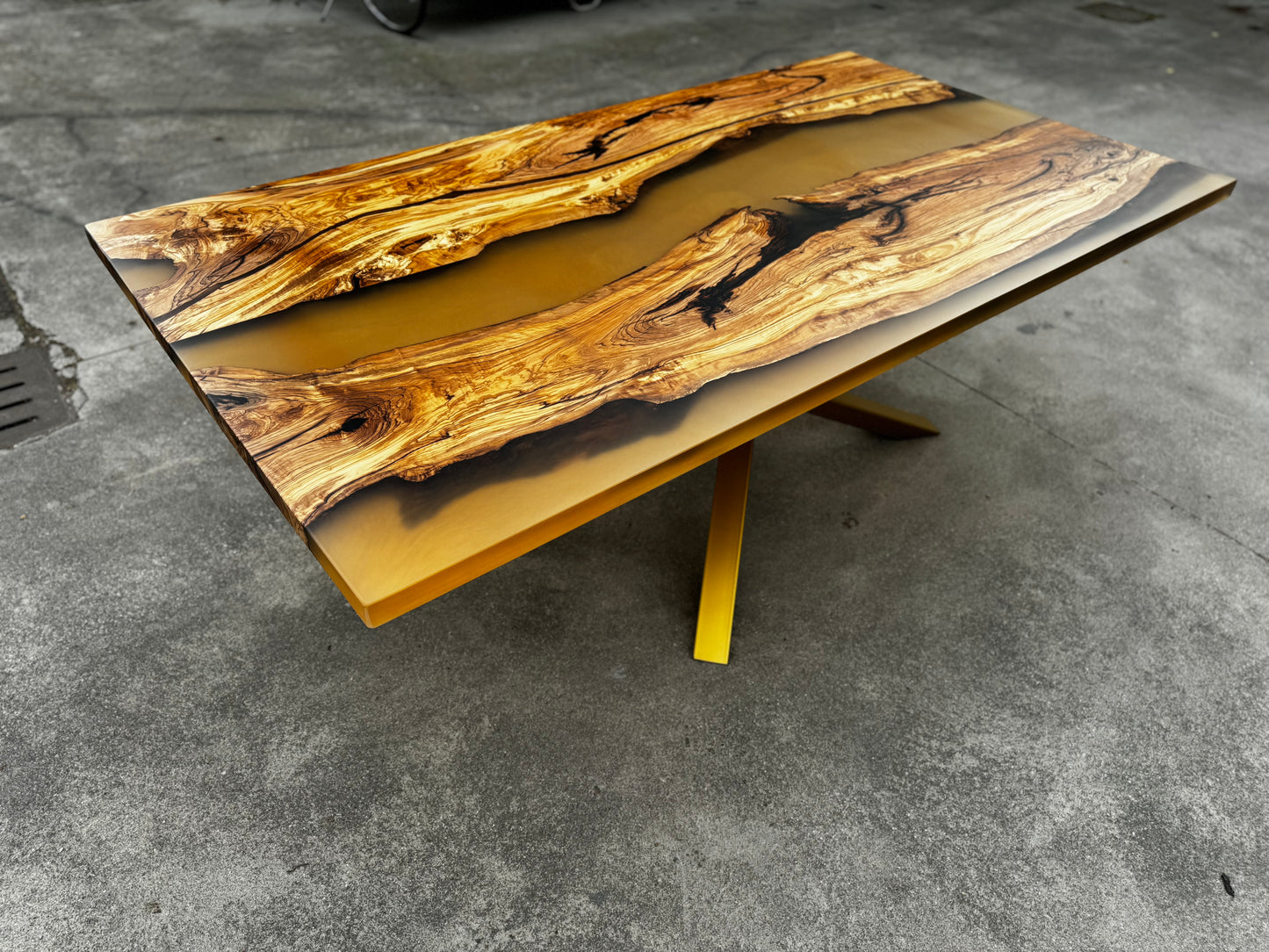 AURELIO - River Table in legno e resina