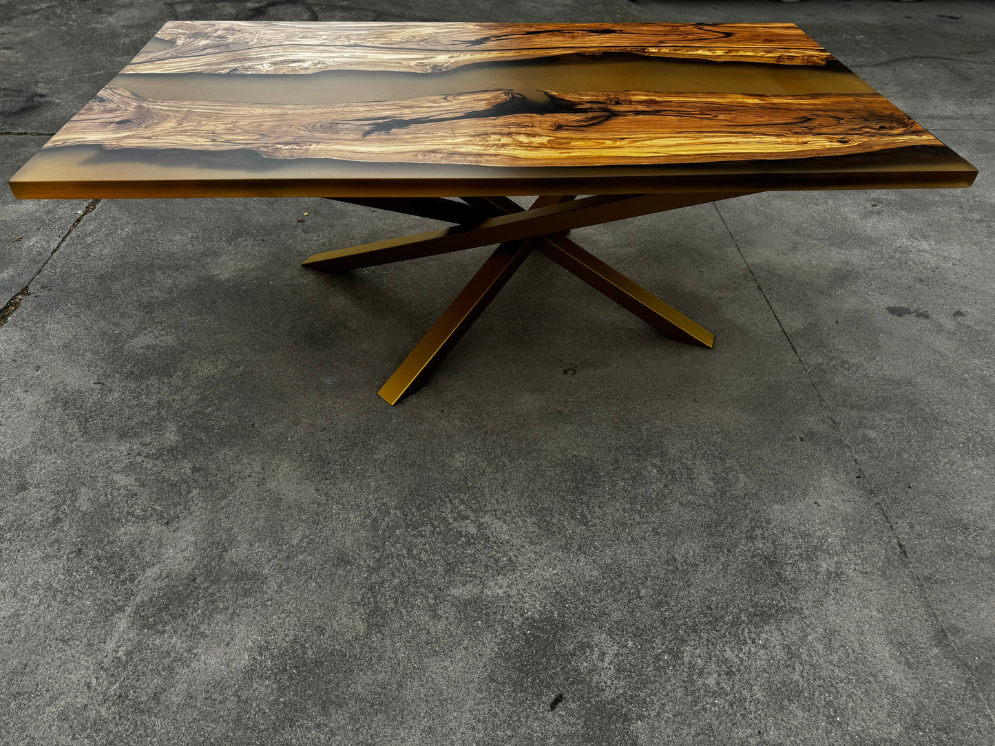 AURELIO - River Table in legno e resina