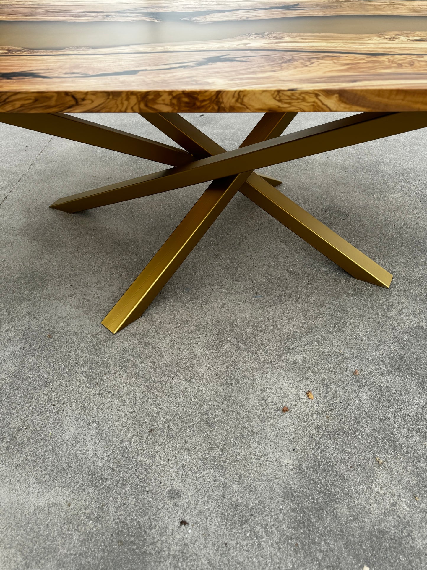 AURELIO - River Table in legno e resina