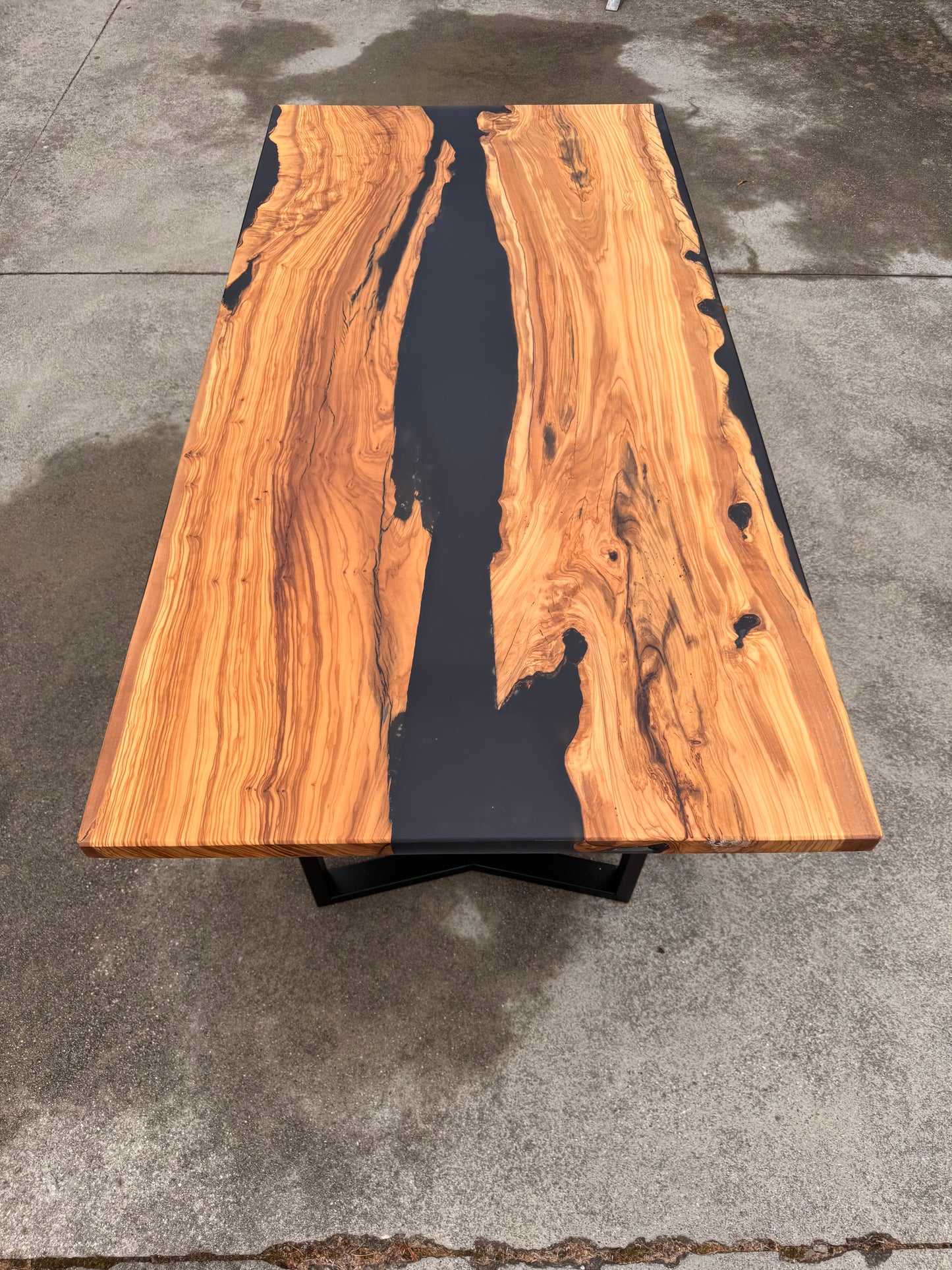 Elegante - Tavolo da pranzo in legno e resina