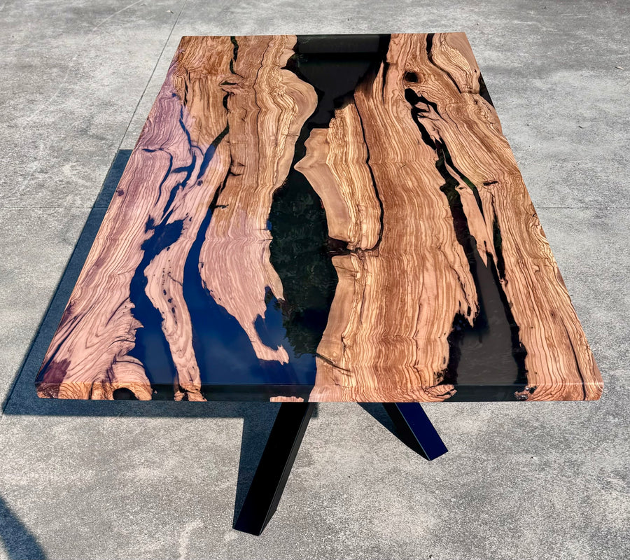 Dettaglio legno e resina Hood