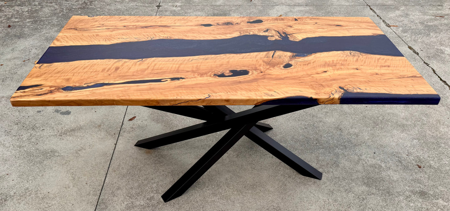 Notte - Tavolo da pranzo in legno e resina