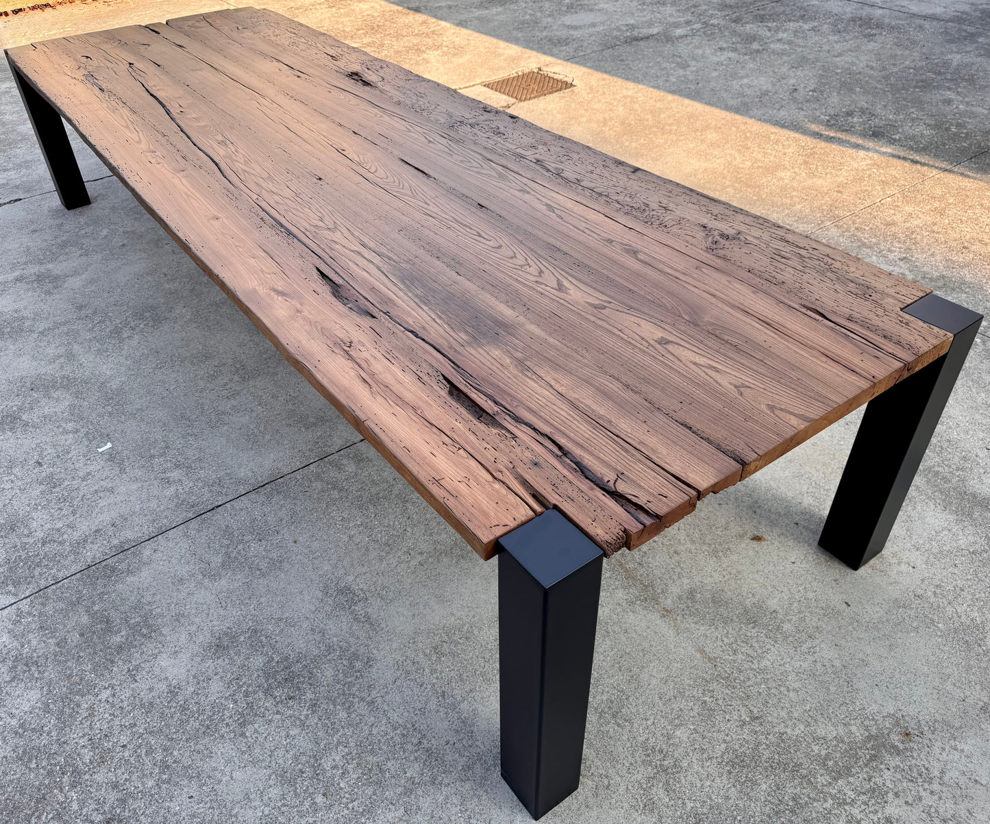 Brutalist - Tavolo da pranzo in legno massello Brutalist