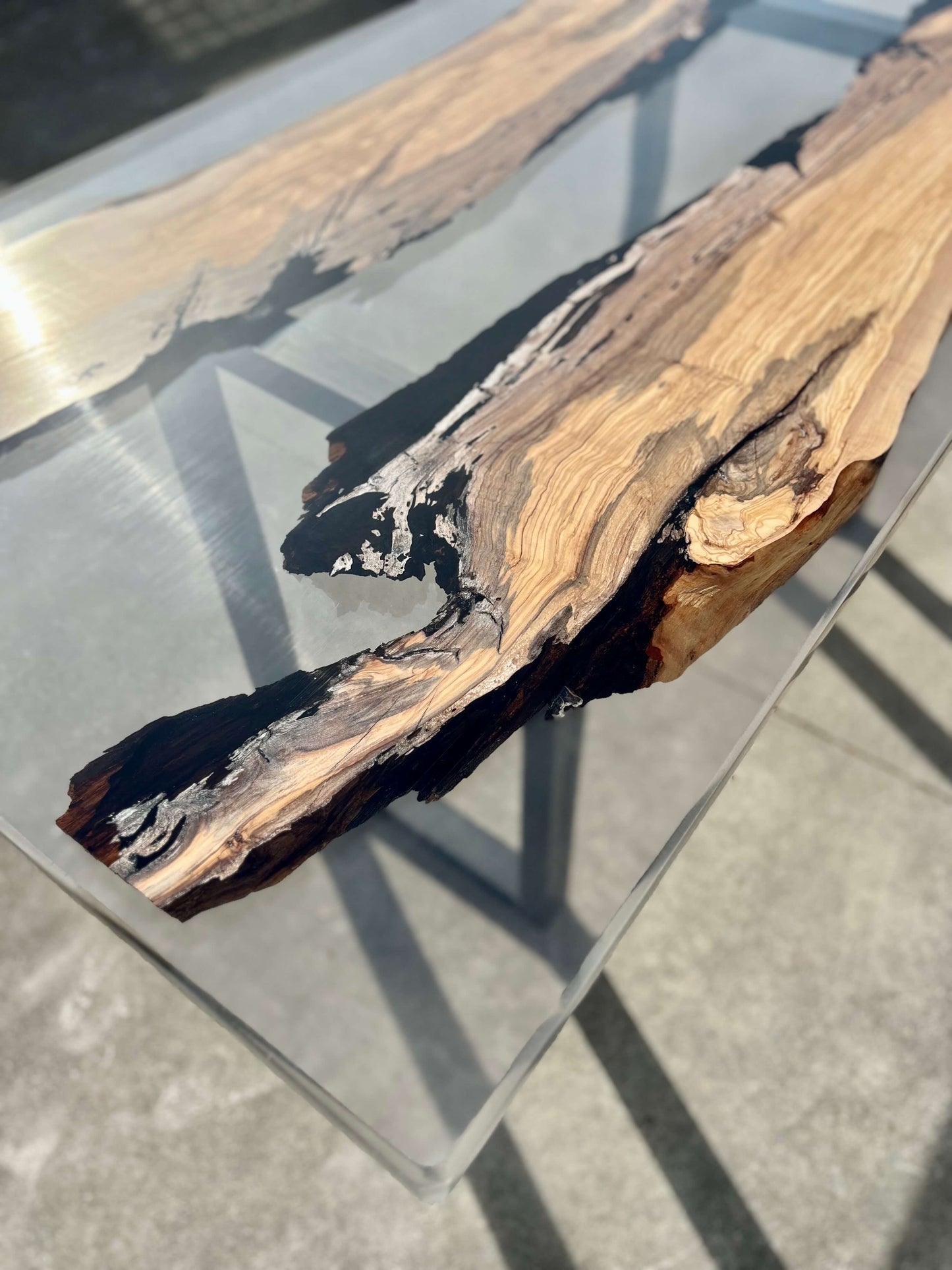 Fumo - Scrivania in legno e resina