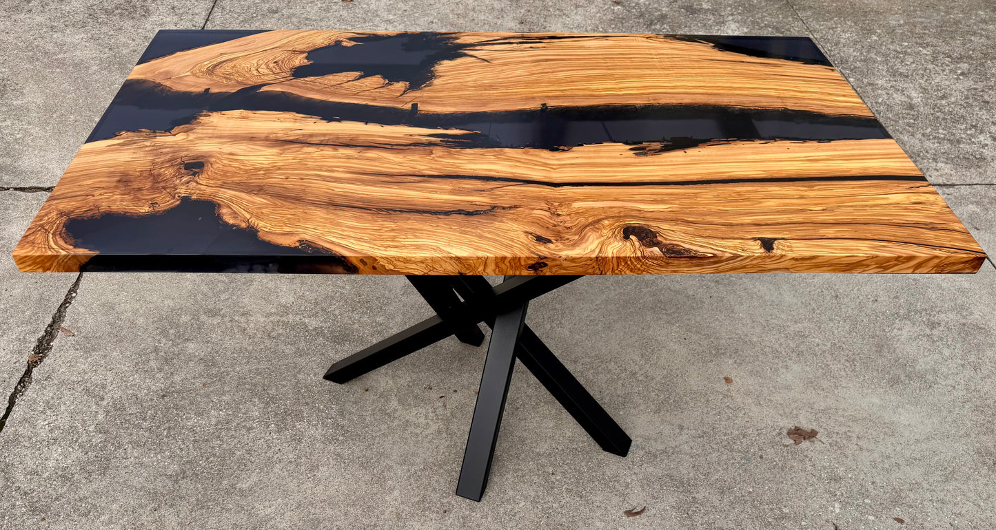 Bruno - Tavolo da pranzo in legno e resina