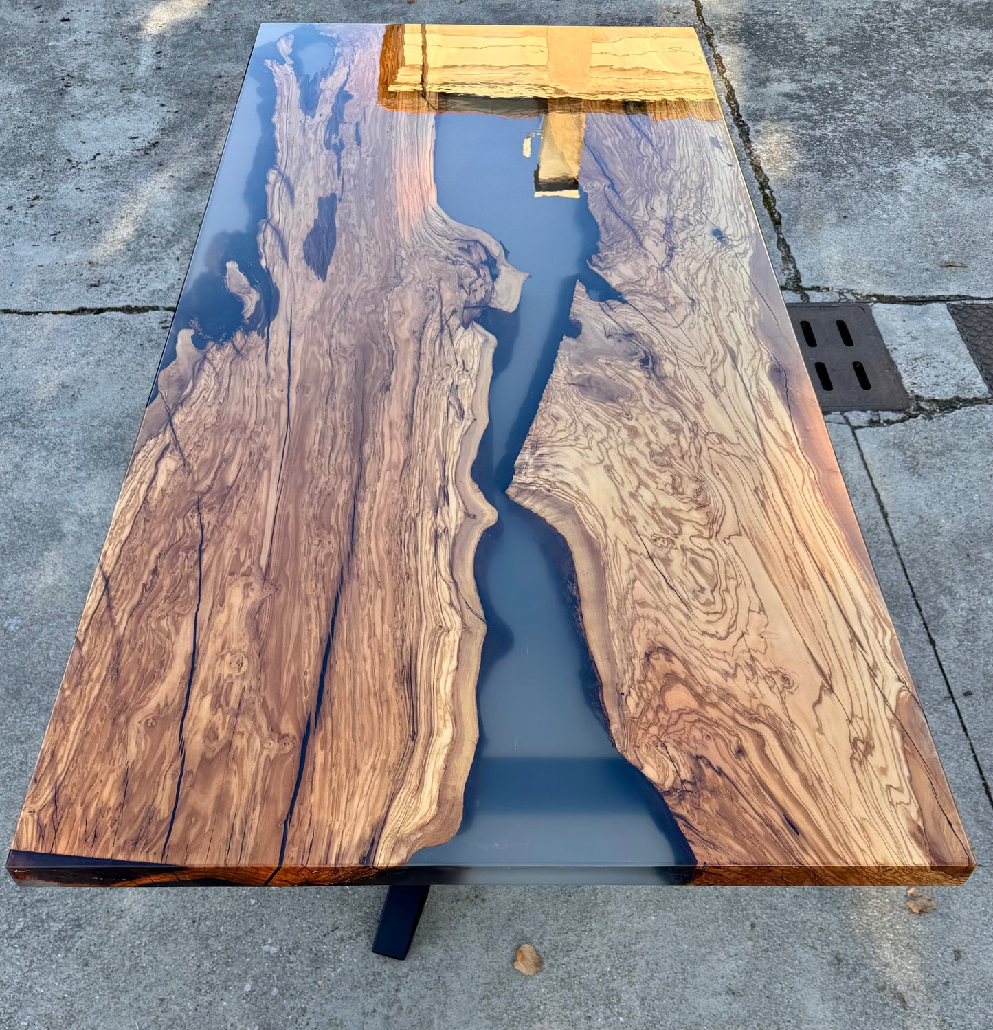 Prisma - Tavolo in legno e resina