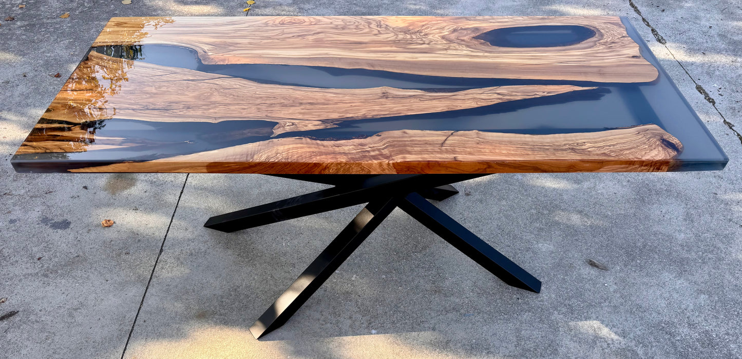 Lama - Tavolo da pranzo in legno e resina