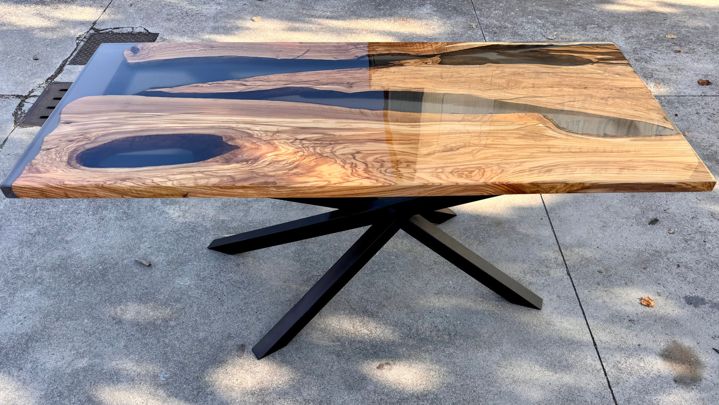 Lama - Tavolo da pranzo in legno e resina