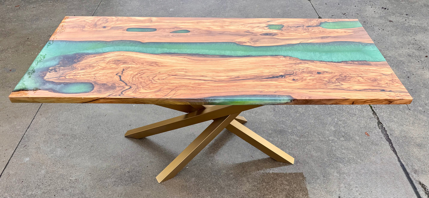 Verdana - Tavolo da pranzo in legno e resina epossidica