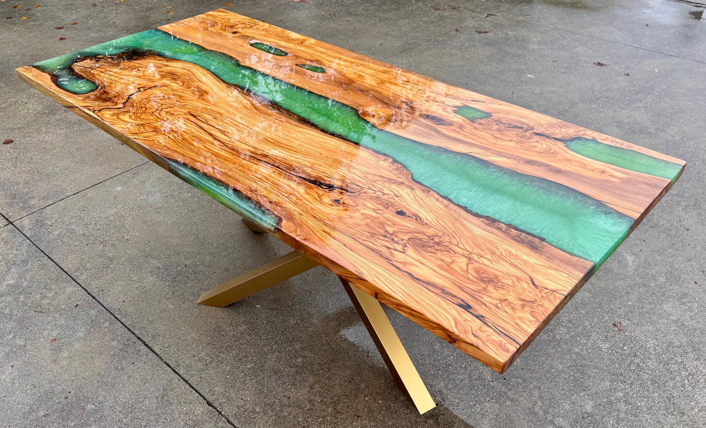 Verdana - Tavolo da pranzo in legno e resina epossidica