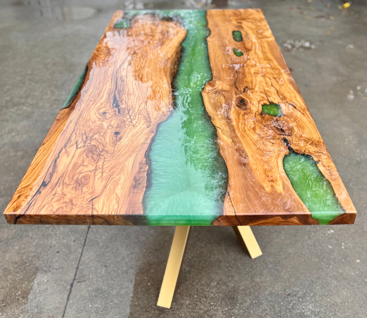 Verdana - Tavolo da pranzo in legno e resina epossidica