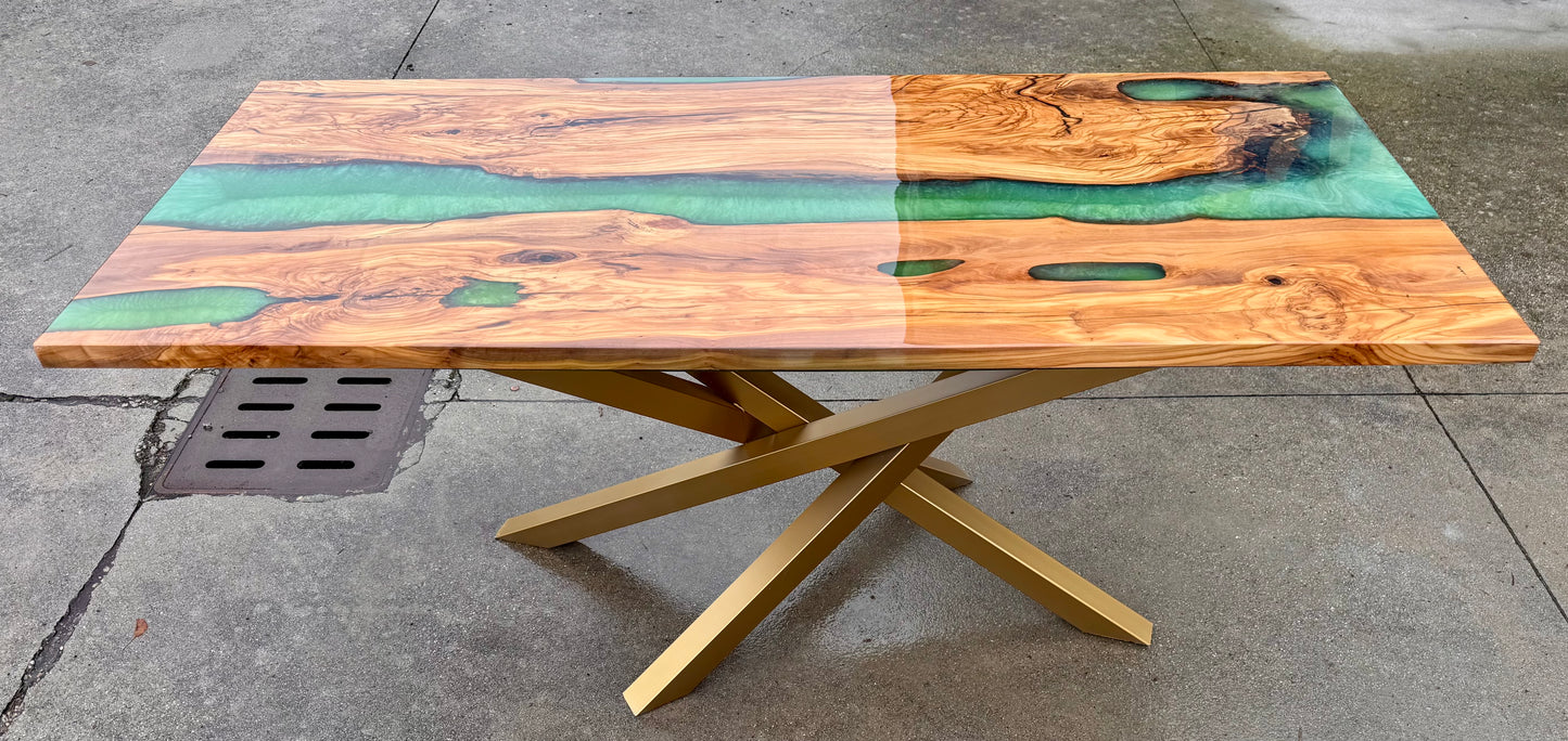 Verdana - Tavolo da pranzo in legno e resina epossidica