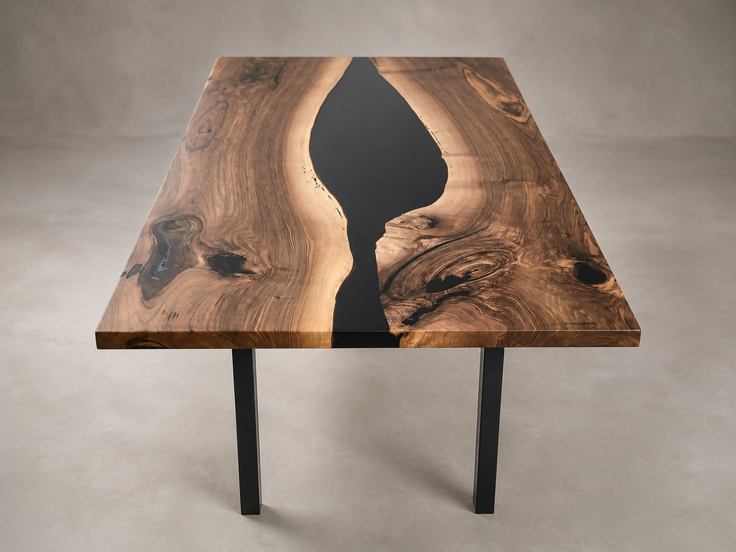 Distinto - Tavolo in legno e resina