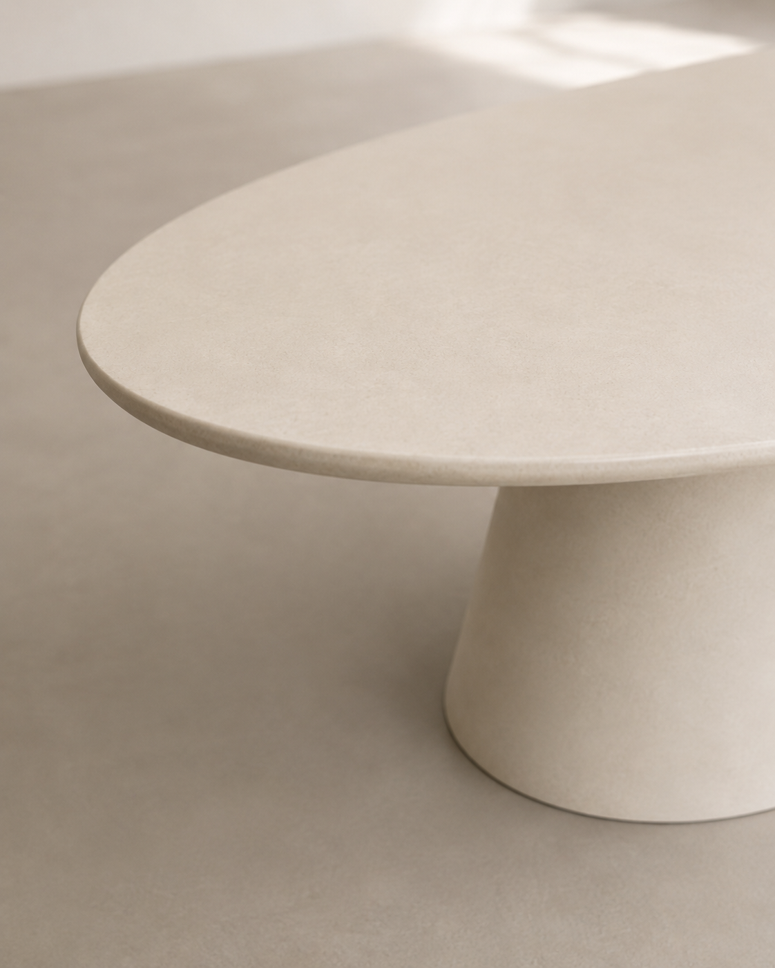 Evo - Tavolo ovale in microcemento bianco vanilla