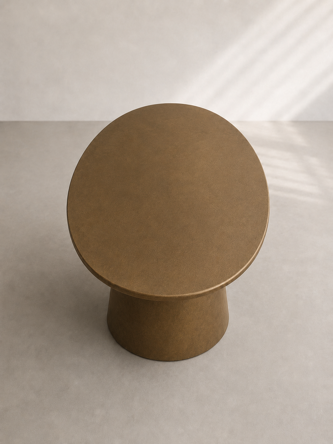 Evo - Tavolo ovale in microcemento bronzo