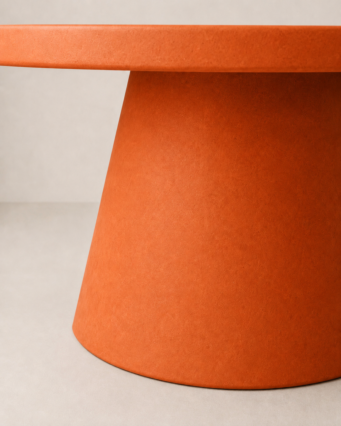 Cono - Tavolo rotondo in microcemento arancio Hermes