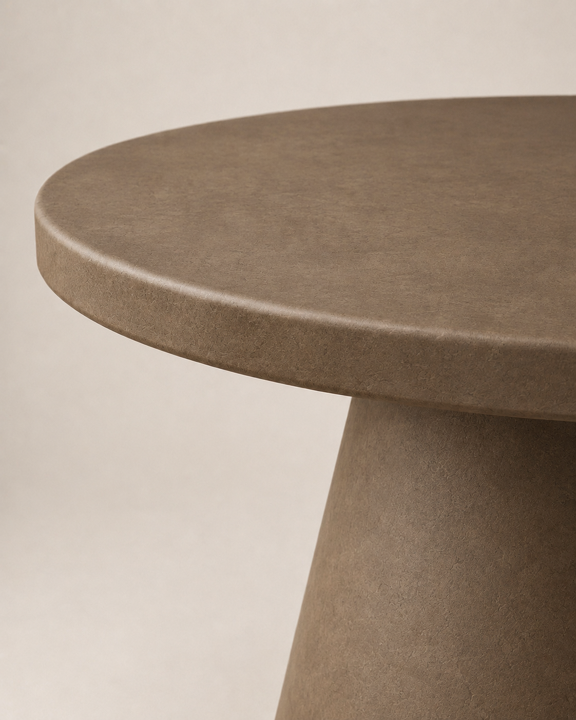 Cono - Tavolo rotondo in microcemento bronzo